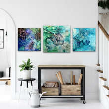 Load image into Gallery viewer, Jennifer Luck, Graceful Stingers, Oil on Canvas