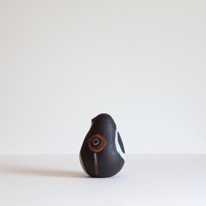 Shellie Christian, Stories that Take Shape Bird 6 - Hand sculpted Ceramic