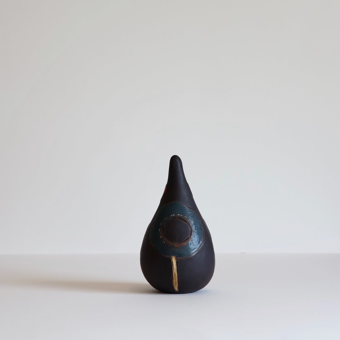 Shellie Christian, Stories that Take Shape Bird 5 - Hand sculpted Ceramic